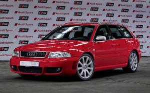 Audi RS4 Avant 2000 года